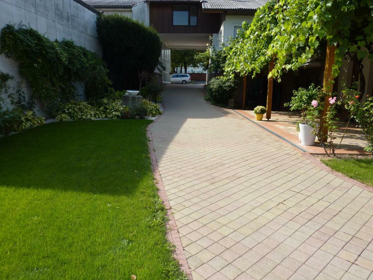 Zistler'S Blaufraenkischhof Hotel Deutschkreutz Exterior foto
